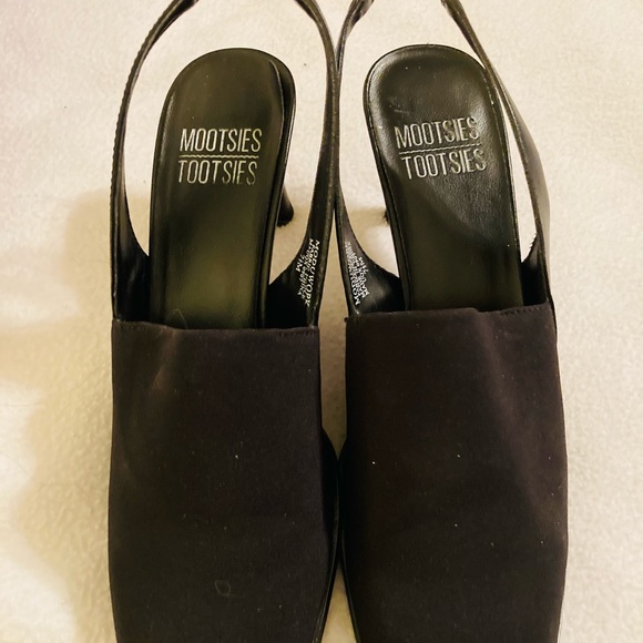 MOOTSIES TOOTSIES BLACK STRAP-BACK HEELS-sz 7 1/2 - Picture 2 of 6